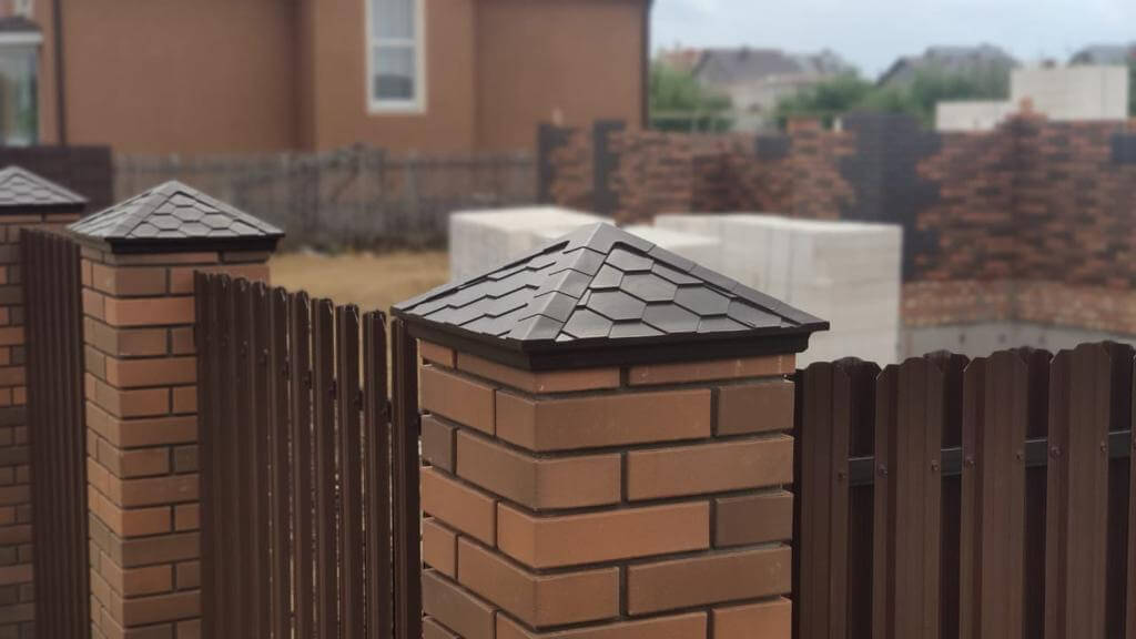 Колпак Zking Эверест Коричневый на столб 1.5х1.5 кирпича (390х390мм) в Парабели фото