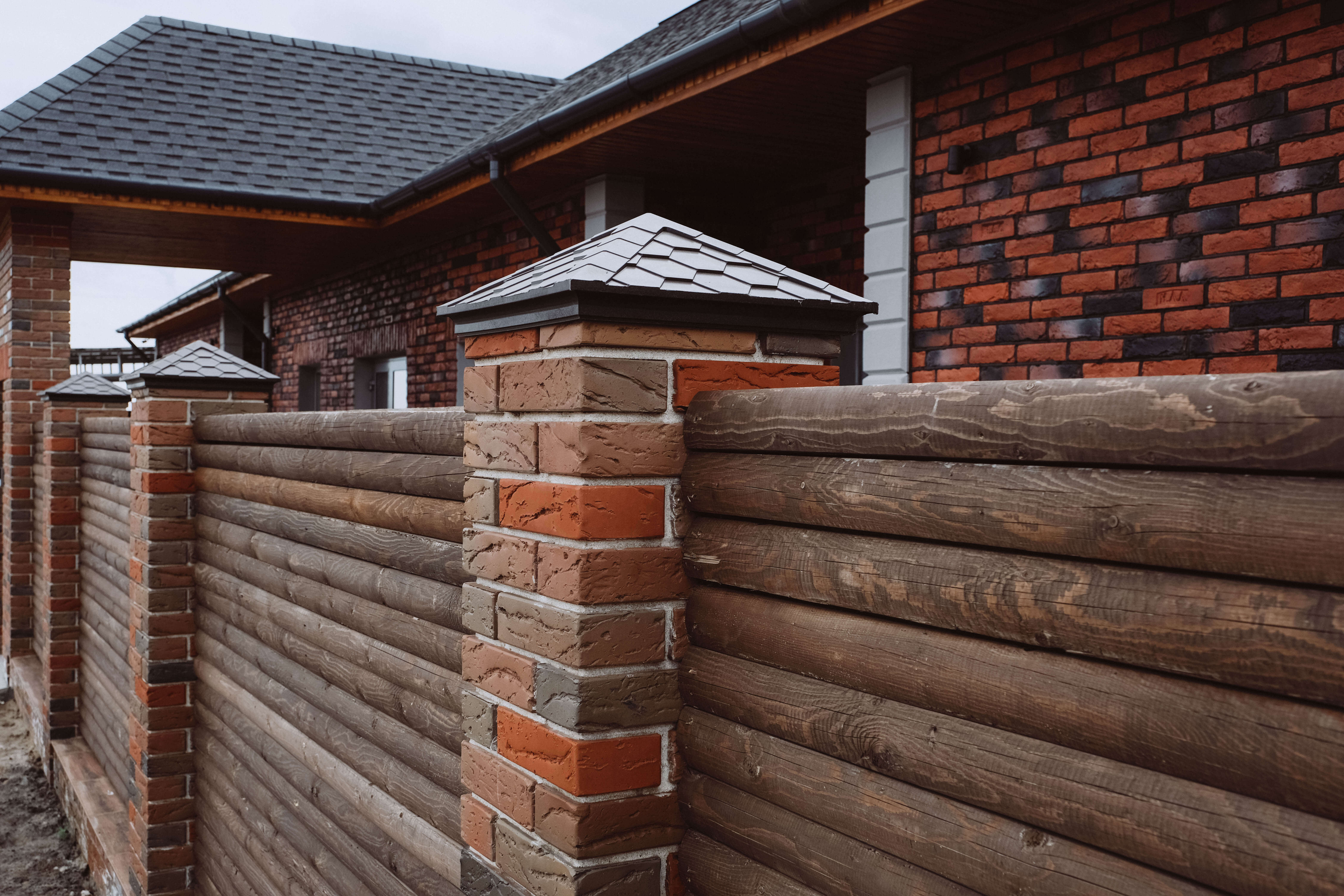 Колпак Zking Эверест Коричневый на столб 1.5х1.5 кирпича (390х390мм) в Парабели фото