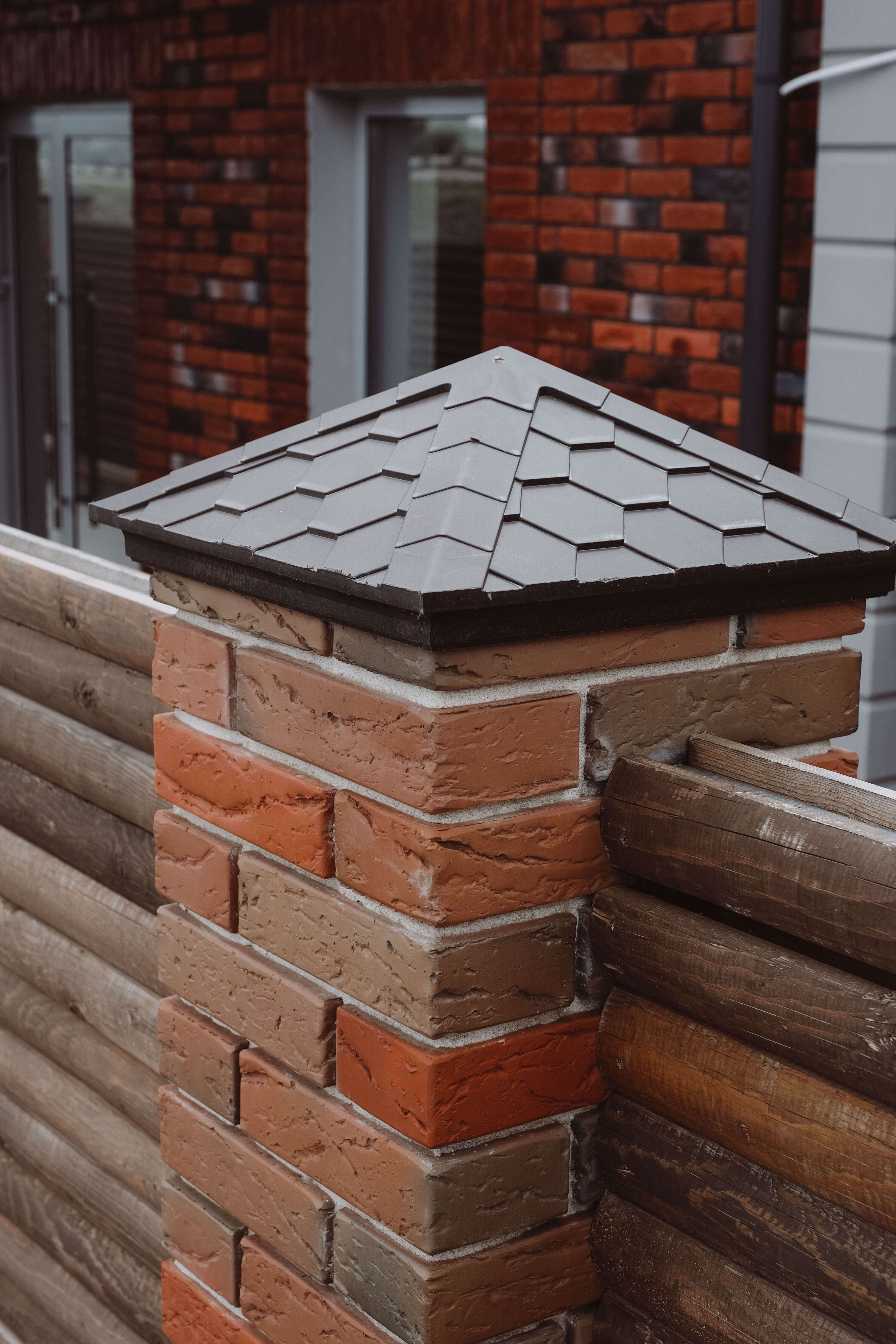 Колпак Zking Эверест Коричневый на столб 1.5х1.5 кирпича (390х390мм) в Парабели фото